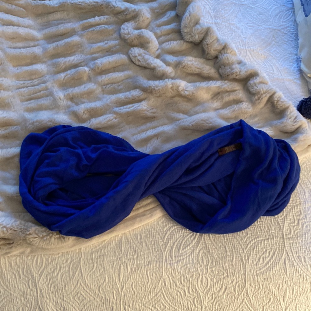 The Limited royal blue infinity scarf